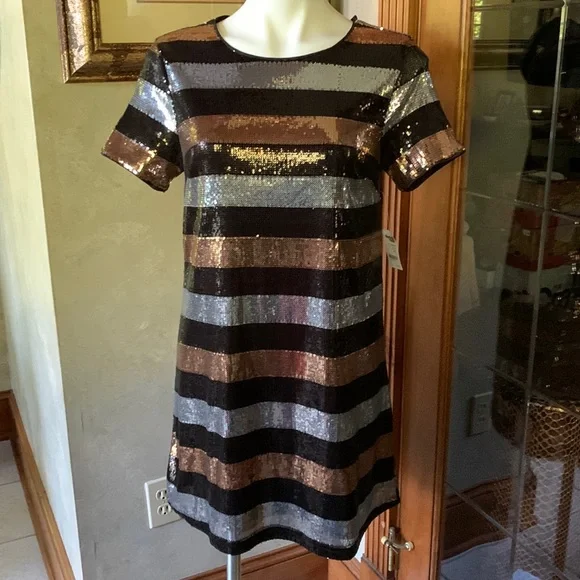 black and gold sequin shift dress Sleeved Sequin Embellished Shift Dress, Black Rose Gold – Jolie Moi Retail main image 1